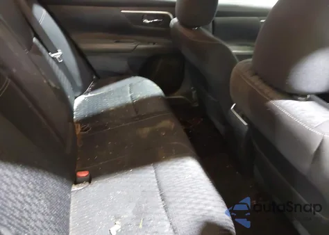 2016 Nissan Altima 2.5 Sv z USA, uszkodzony, nr VIN 1N4AL3AP9GC143911